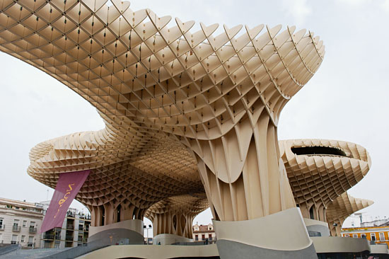Огромный архитектурный комплекс в Испании