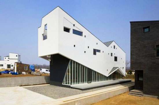 Авангардный проект дома в минималистичном стиле от корейцев